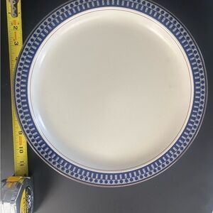 Mikasa Potters Touch Aztec Blue White Dinner Plate with Blue Patterned Rim